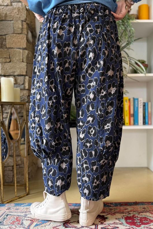 Bateau Needlecord Leopard Quirky Tapered Barrel Pant Navy