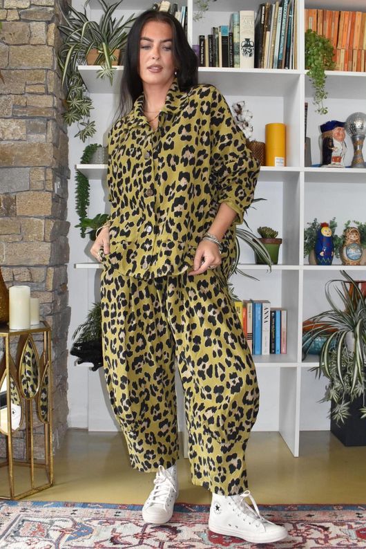 Bateau Needlecord Leopard Shacket Mucky Olive
