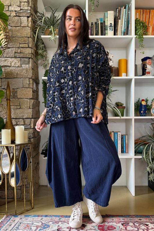 Bateau Needlecord Leopard Shacket Navy