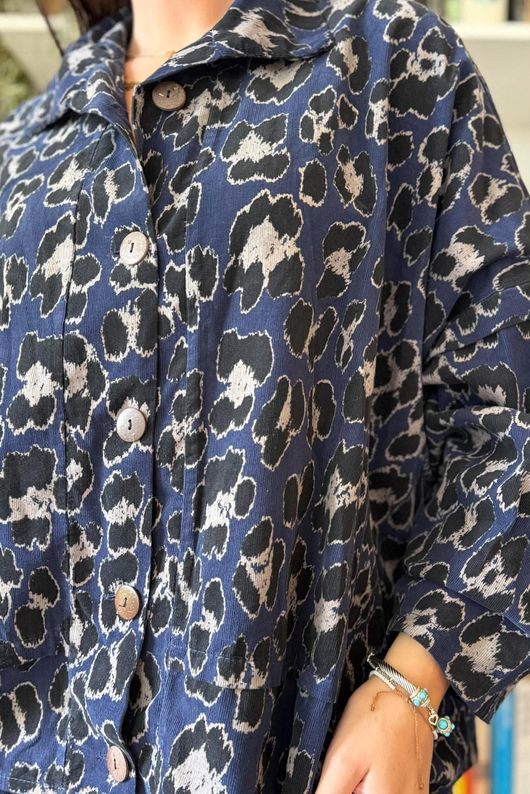 Bateau Needlecord Leopard Shacket Navy