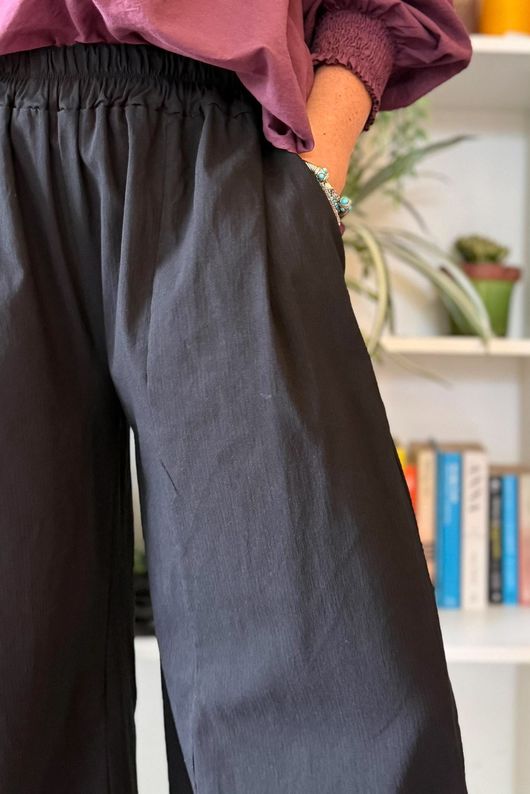 Bennie Quirky Barrel Pant Black