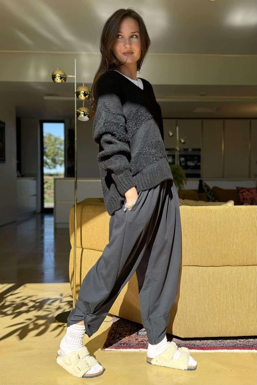 Bertie Boucle Stripe Slouch Knit Black /17=