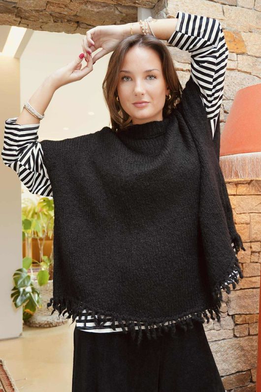 Big Softie Fringe Trapeze Knit Black /5 =