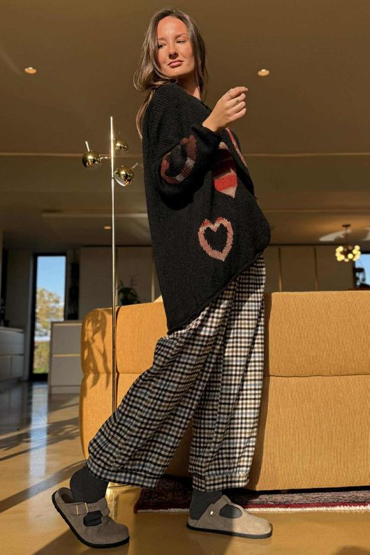 Big Softie Ombre Heart Slouch Knit Jumper Black