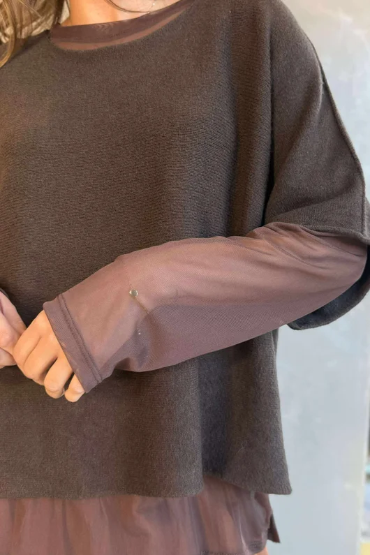 Bobby Mesh Layering Top Chocolate /23=