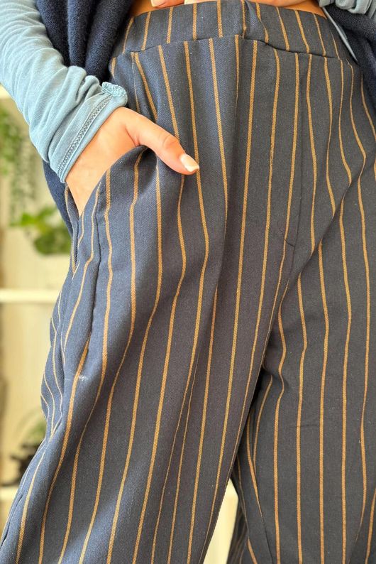 Burlington Stretch Carrot Leg Trouser Navy