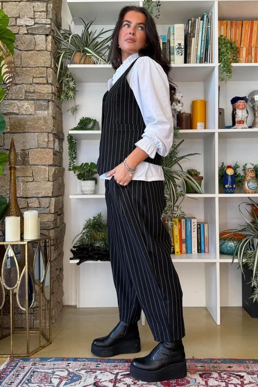Burlington Stretch Waistcoat Black