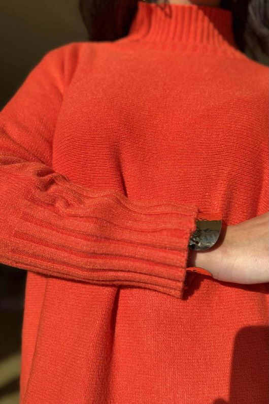 Conrad Classic Turtle Neck Knit Fire