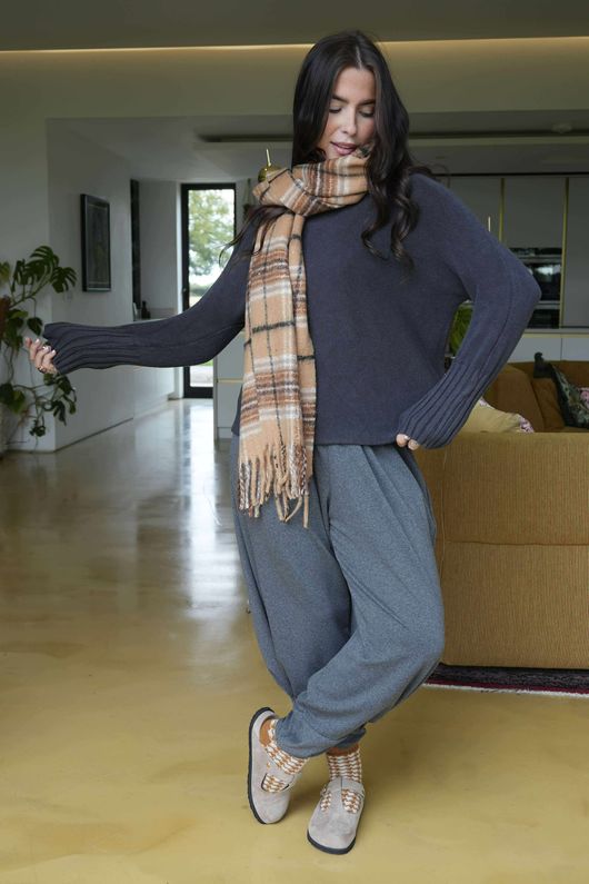 Conrad Classic Turtle Neck Knit Graphite /15=