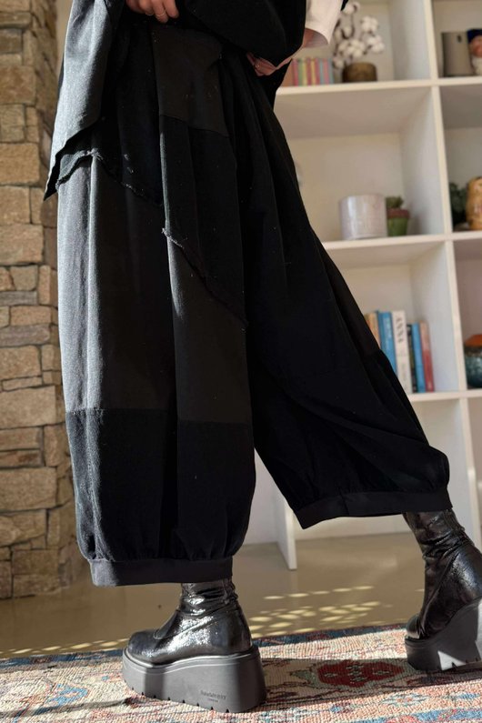 Cooper Needlecord Panel Bloom Pant Black