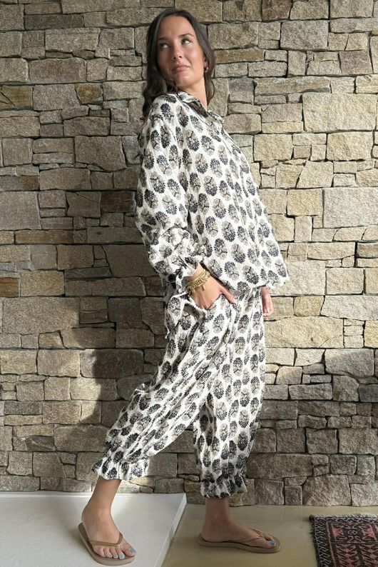 Daughter Of Ibiza Boyfriend Shirt Black & Earth