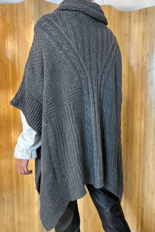 Edie V Cable Cowl Knit Charcoal /20=