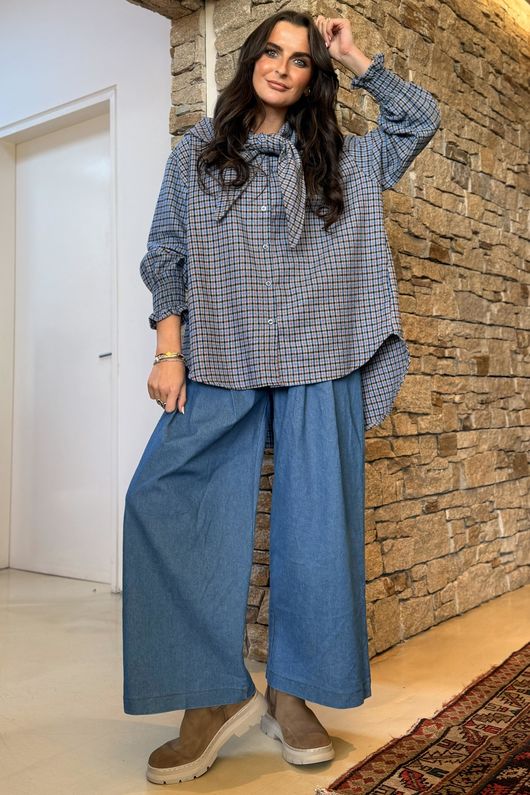 Essential Stretch Flat Front Wide Leg Jean Mid 