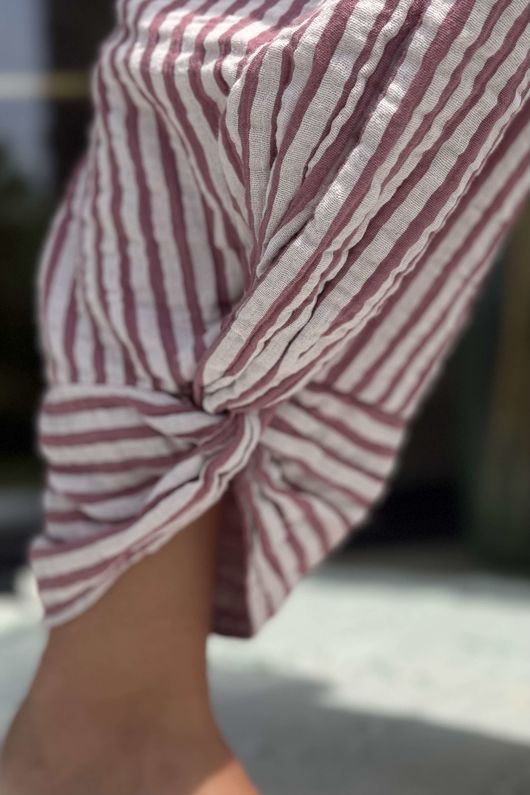 Hamptons Weekend Twist Pant Plum