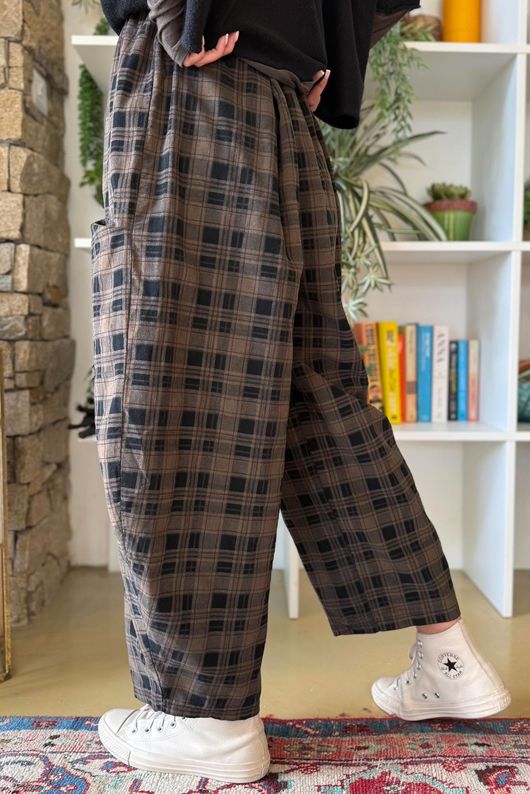 Heritage Needlecord Plaid Relaxed Barrel Pant Black & Chocolate