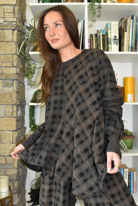 Heritage Needlecord Plaid Swing Top Black & Chocolate