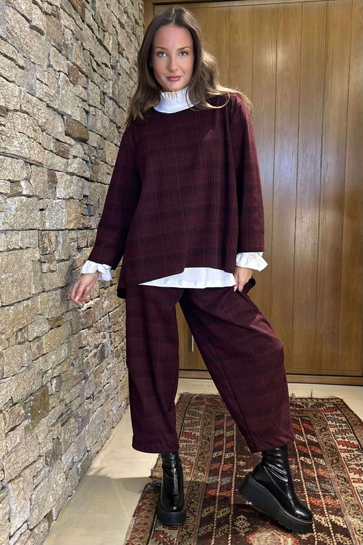 Highgrove Scuba Stretch Top Burgundy