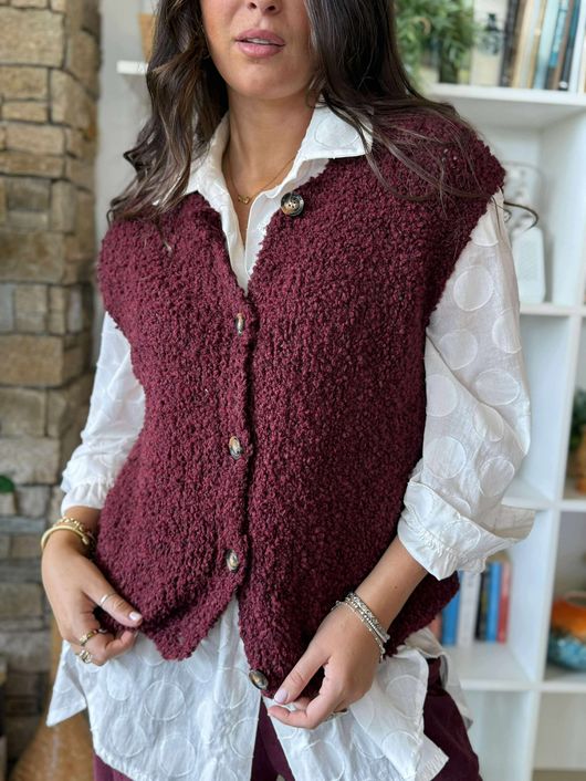 Hygge Boucle Knit Gilet Burgundy
