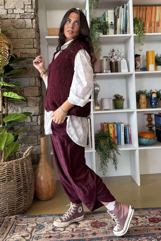 Hygge Boucle Knit Gilet Burgundy