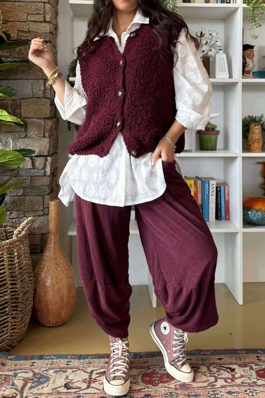 Hygge Boucle Knit Gilet Burgundy