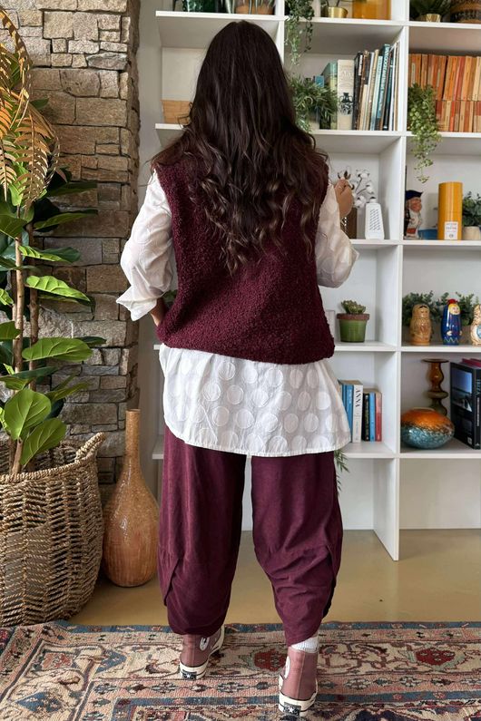 Hygge Boucle Knit Gilet Burgundy