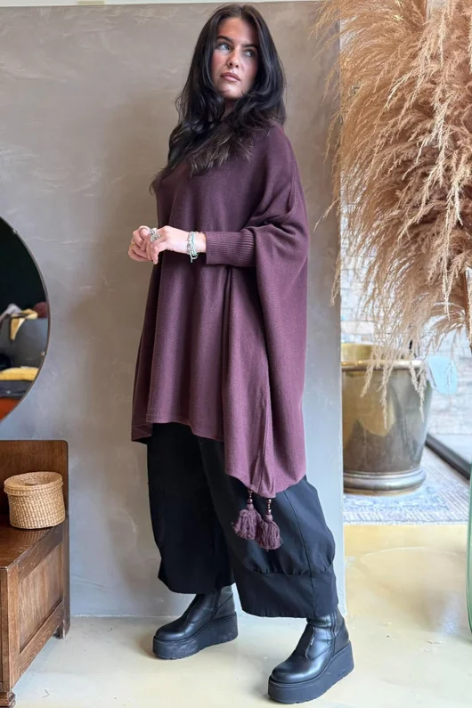Iggy Boat Neck Tassle Blanket Knit Maroon
