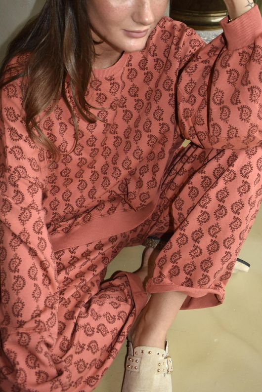 Indira Lantern Sleeve Sweatshirt Indian Red & Russet