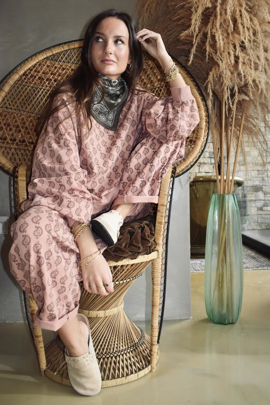 Indira Lantern Sleeve Sweatshirt Soft Terracotta & Chocolate