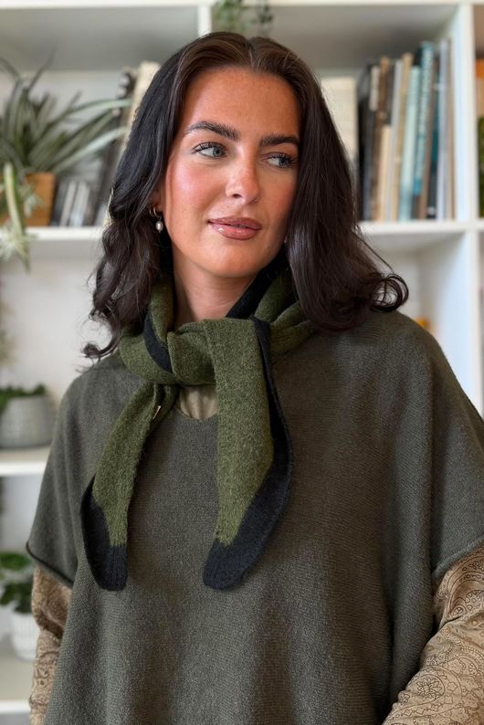 Jonti Border Knit Neckerchief Scarf Olive & Black