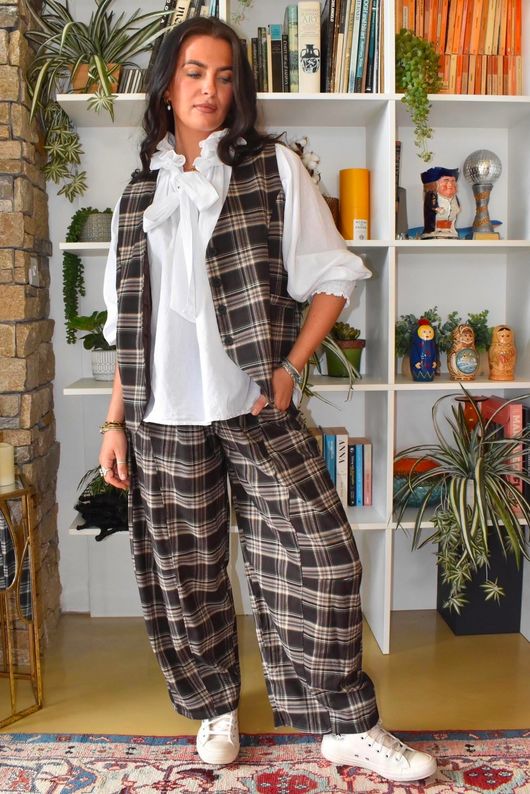 Keaton Plaid Tuck Barrel Pant Coffee Bean