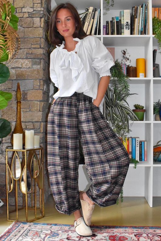 Keaton Plaid Tuck Barrel Pant Navy