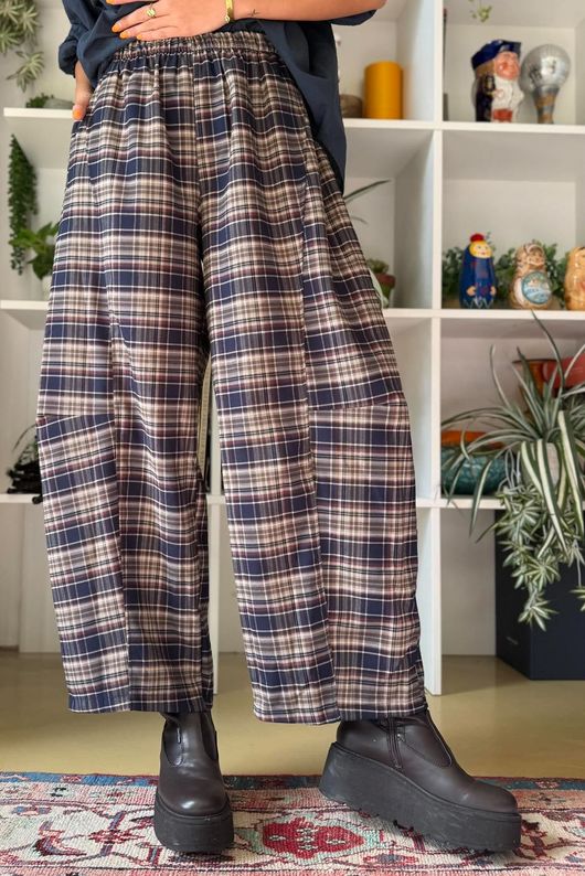 Keaton Plaid Tuck Barrel Pant Navy