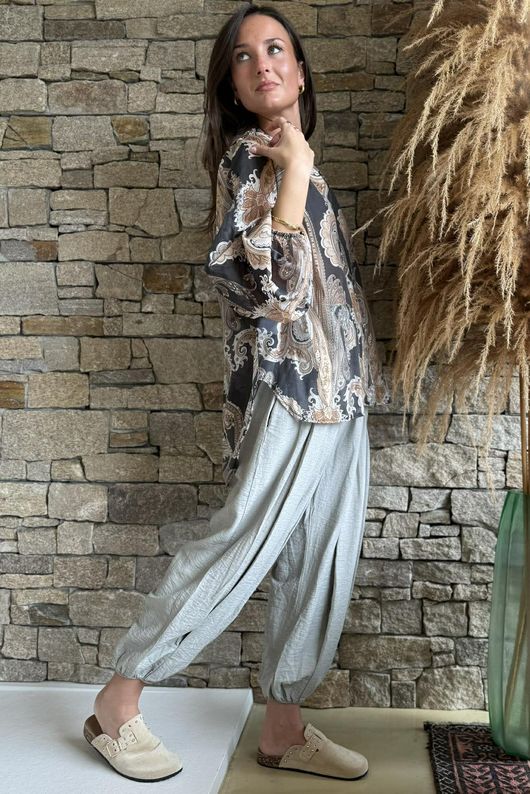 Kings Road Paisley Blouse Black - /15 pre order due 1 week