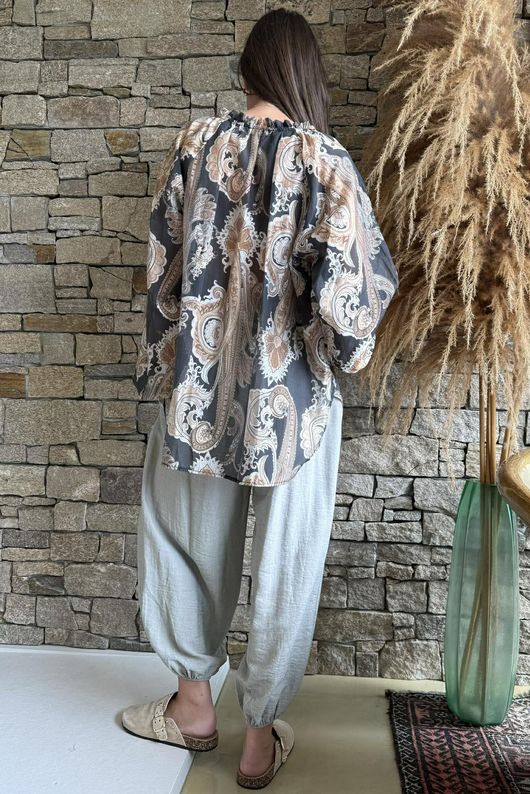 Kings Road Paisley Blouse Black - /15 pre order due 1 week