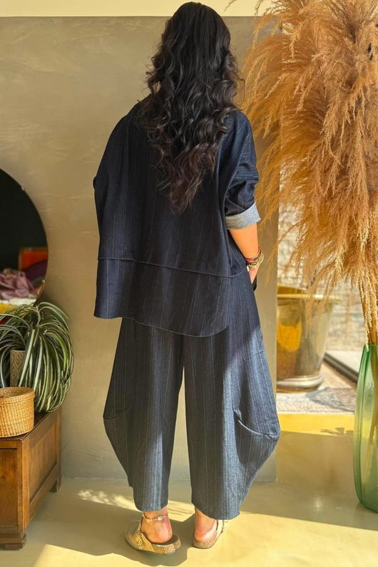 Kingsley Herringbone Scuba Lazy Layer Top Navy