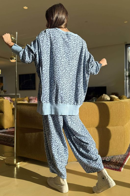 Lagen Leopard Chill Sweatshirt Baby Blue & Denim