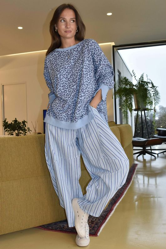 Lagen Leopard Chill Sweatshirt Baby Blue & Denim