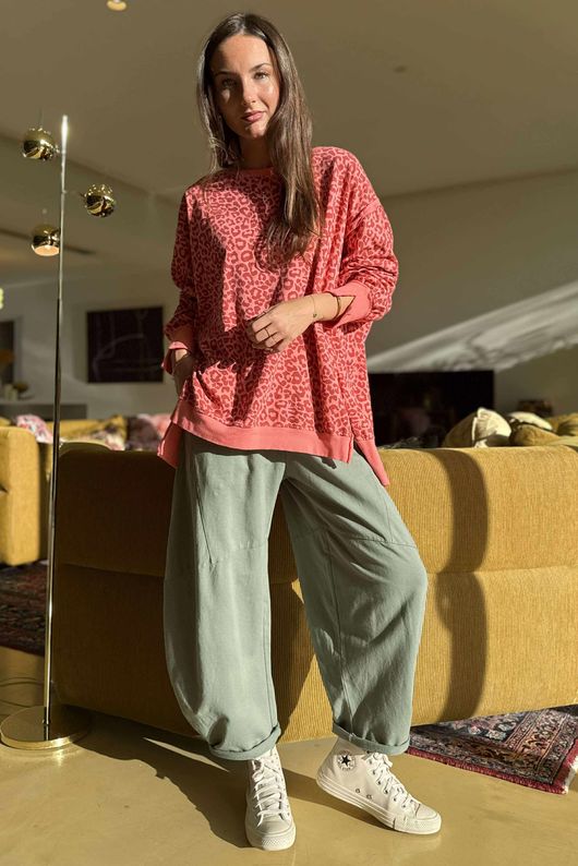 Lagen Leopard Chill Sweatshirt Coral & Indian Red