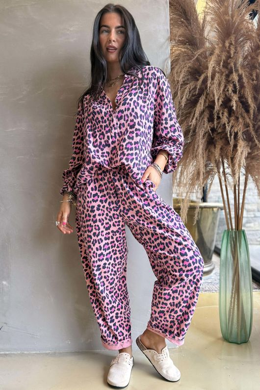 Lagen Zanzibar Seamed Tapered Barrel Pant Candy & Navy /18=