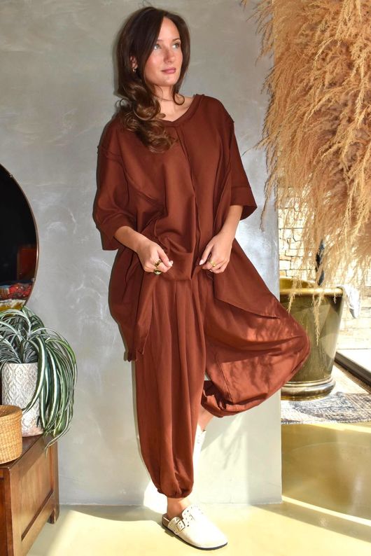 Lock Raw Seam Dip Side Short Sleeve Top Rust