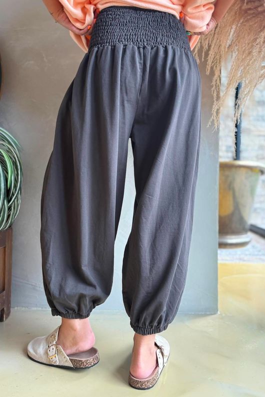 Lock Shirring Pleat Cuff Pant Coffee Bean