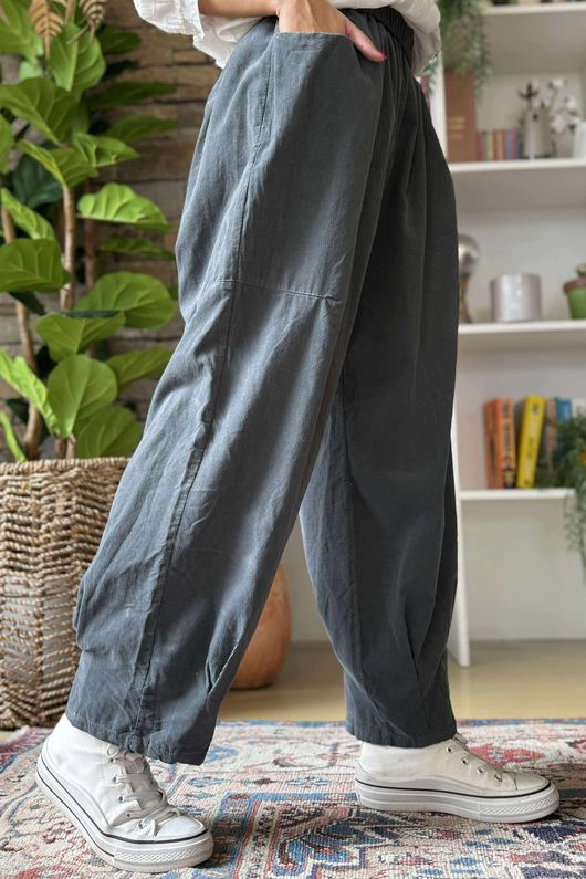Made in Italy Baby Cord Dart Barrel Pant Charcoal /10 =