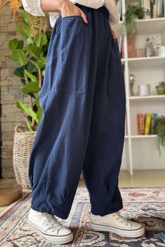 Made in Italy Baby Cord Dart Barrel Pant Navy /10 =