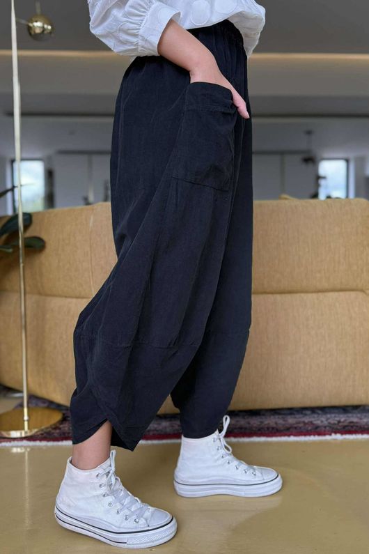Made in Italy Bateau Needlecord Shelby Cocoon Pant Black - 