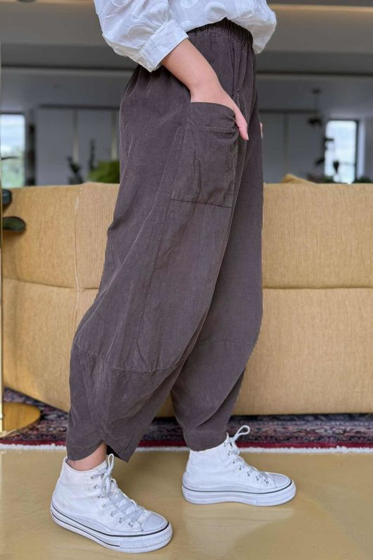 Made in Italy Bateau Needlecord Shelby Cocoon Pant Chocolate -