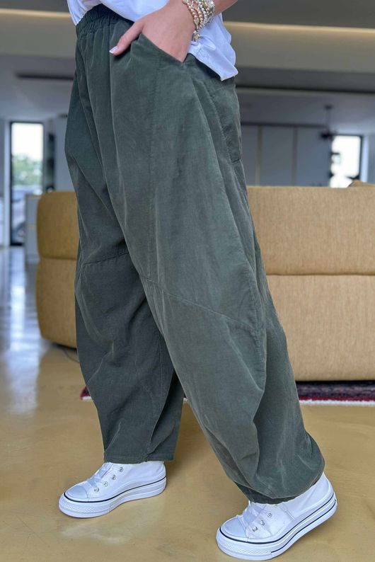 Made in Italy Cooper Needlecord Classic Barrel Leg Pant Deep Moss -