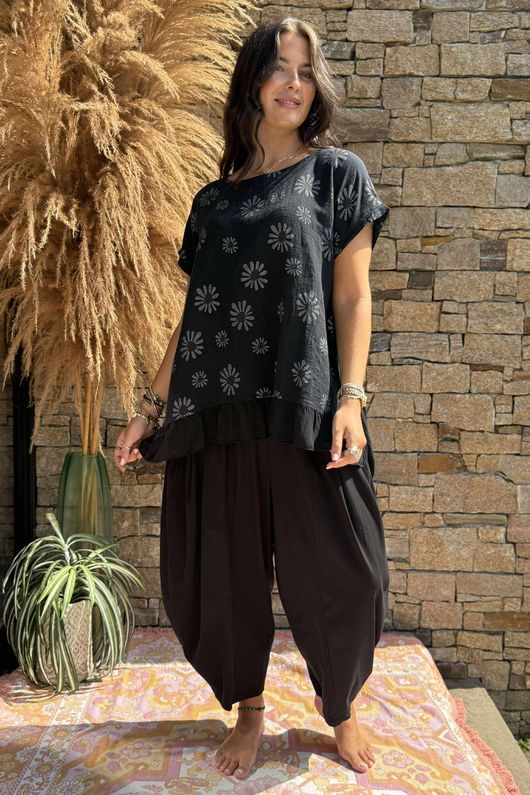 Made in Italy Daisy Frill Top Black 20 = 