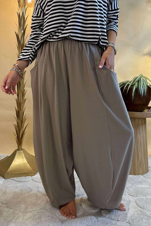 Made in Italy Edit Pleat Barrel Leg Pant Mocha /7 =