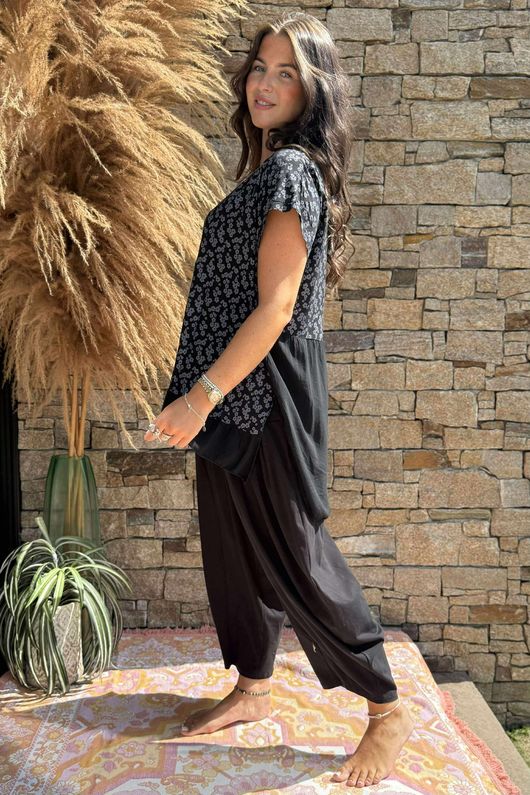 Made in Italy Floral Frill Top Black 18 =