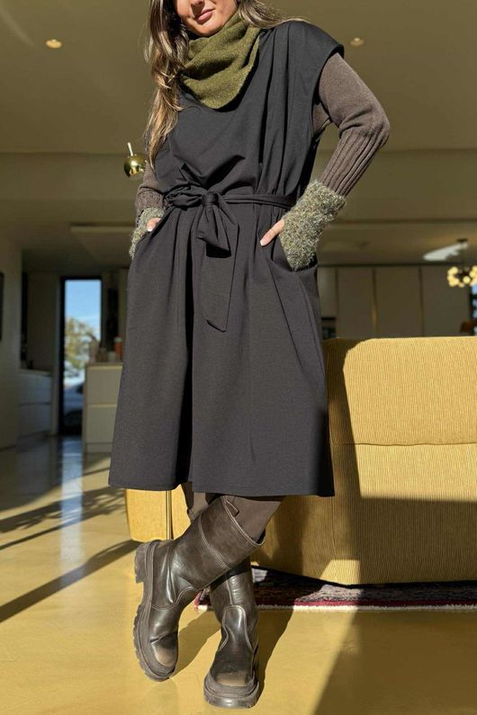 New Romantic Belted Scuba Dress Black /20=